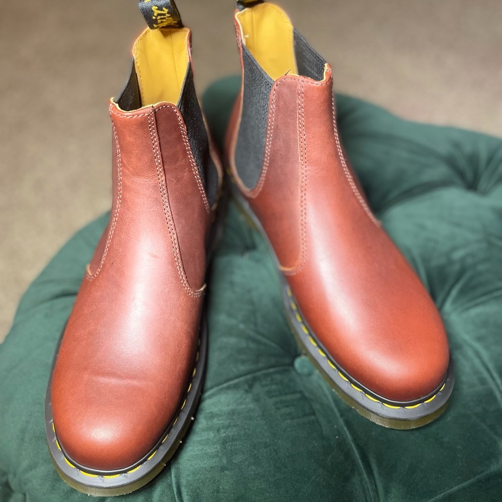 Men’s US 11/ Women’s US 12 Dr.Marten Chelsea Boot NWOT